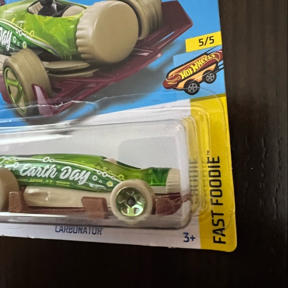 Hot Wheels #135 Fast Foodie #5  Green Carbonator EARTH DAY Bottle shaped Car - Picture 3 of 4